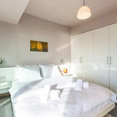 Stylish With Bosphorus View In Besiktas 아파트